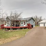 Inviting Missouri River Vacation Rental 2 Mi Away