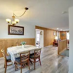 Inviting Missouri River Vacation Rental 2 Mi Away