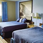 Grizzly Inn