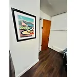 Charming 1-Bedroom Apartment In Great Neighborhood