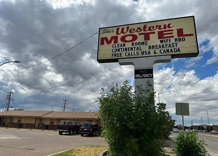 Ski\'S Western Motel