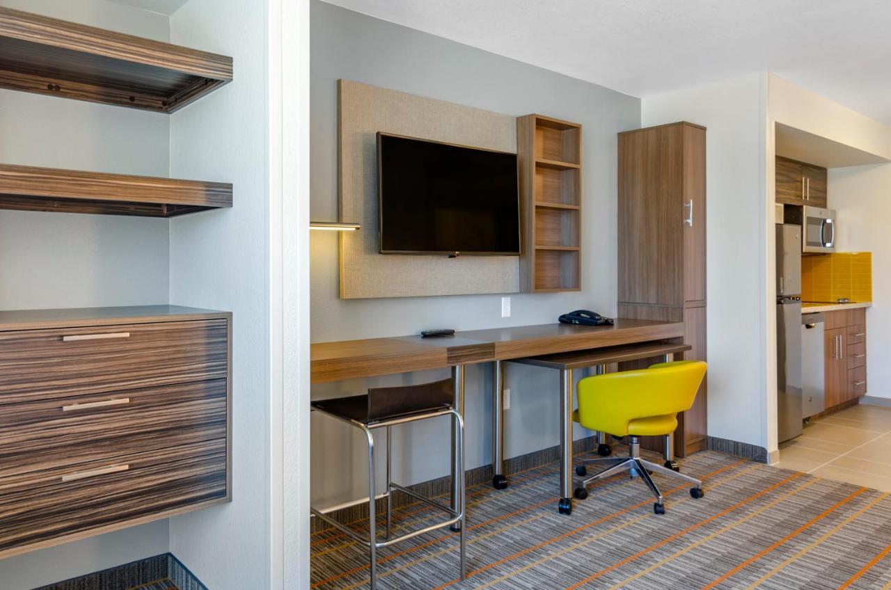 Mainstay Airport Hotel 2*