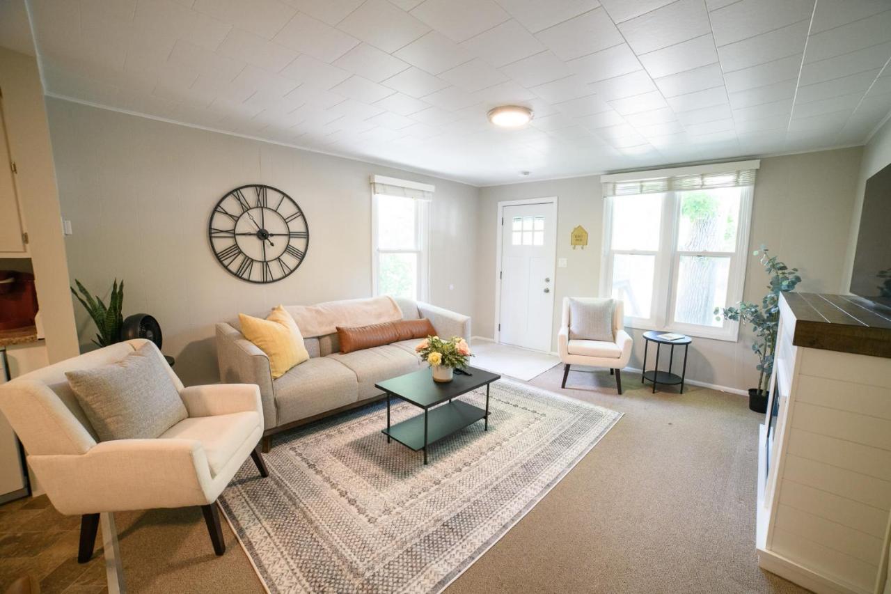 Adorable And Cozy Holiday home Great Falls