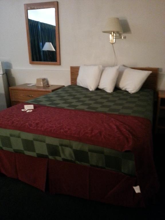 Mid Town Motel 3*