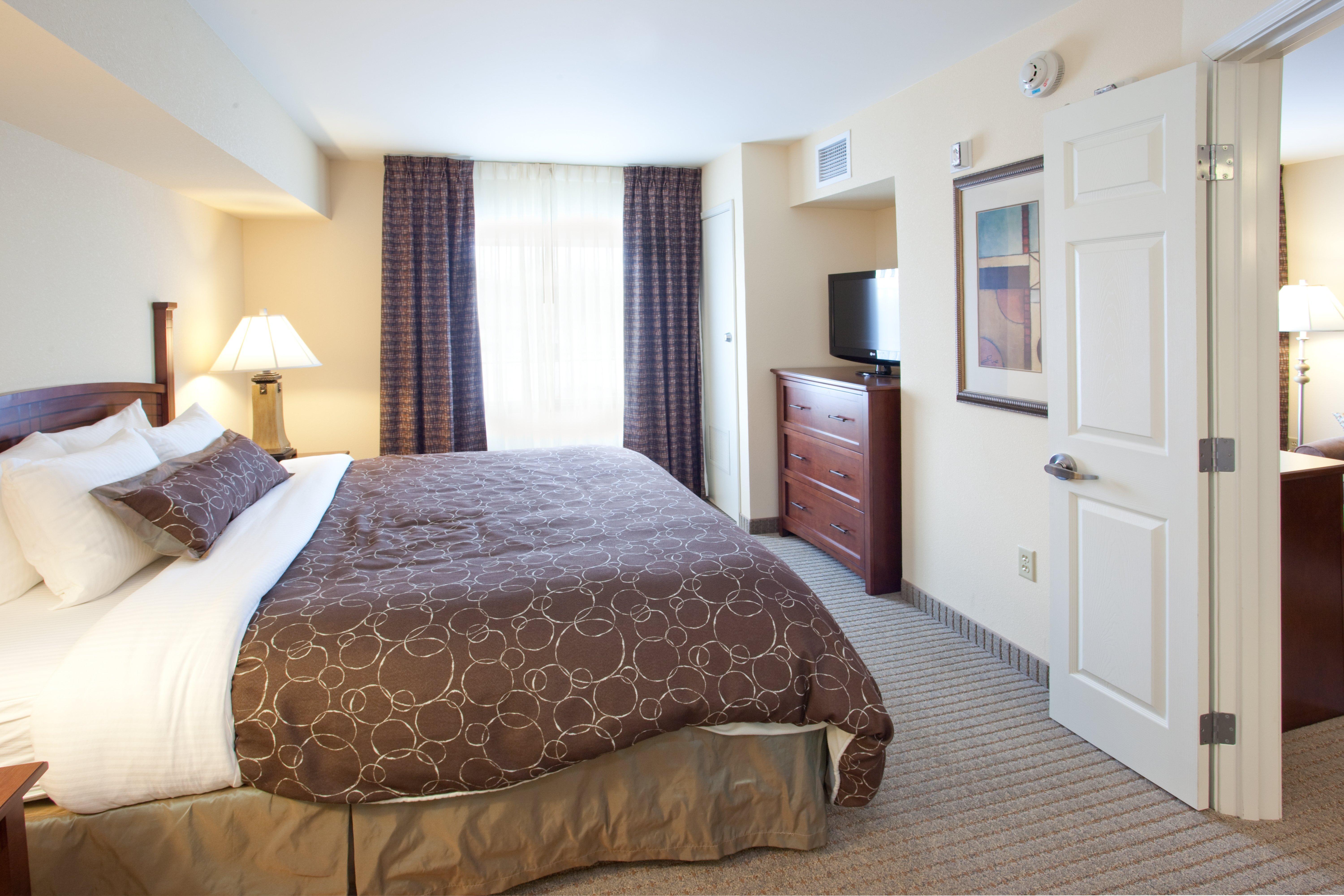 Staybridge By Ihg Hotel 3*