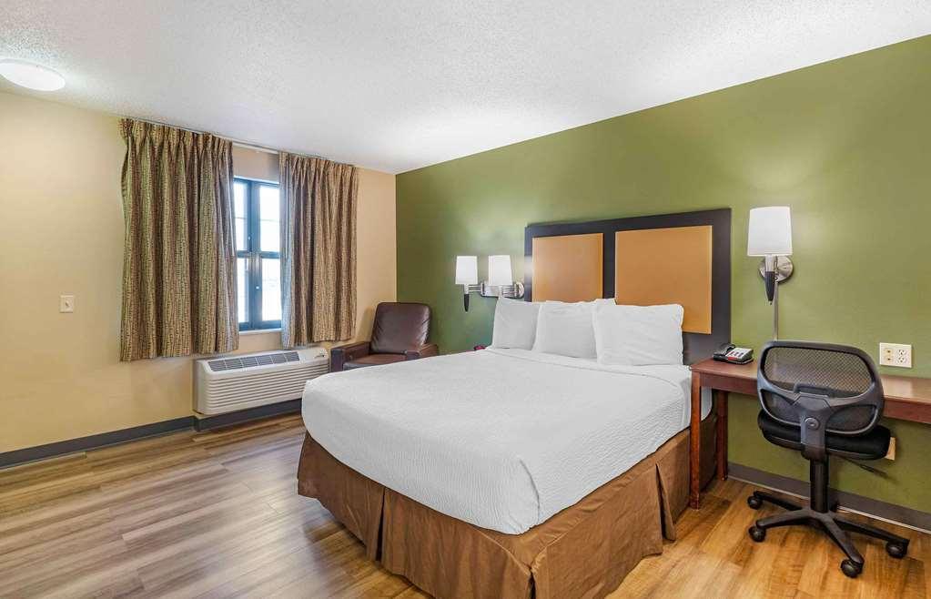 Hotel Extended America - - Missouri River