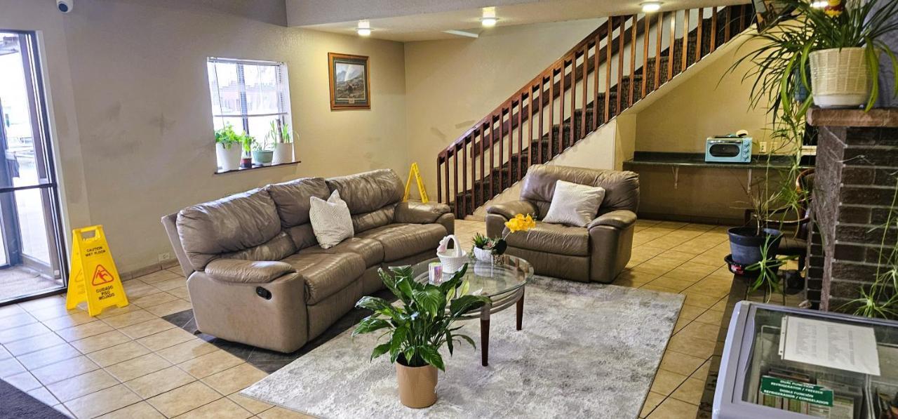 Grizzly Hotel 2*