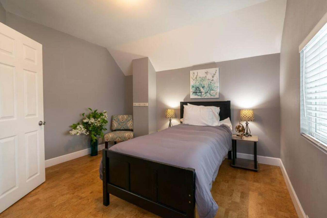 Updated With Fire Pit Holiday home Great Falls