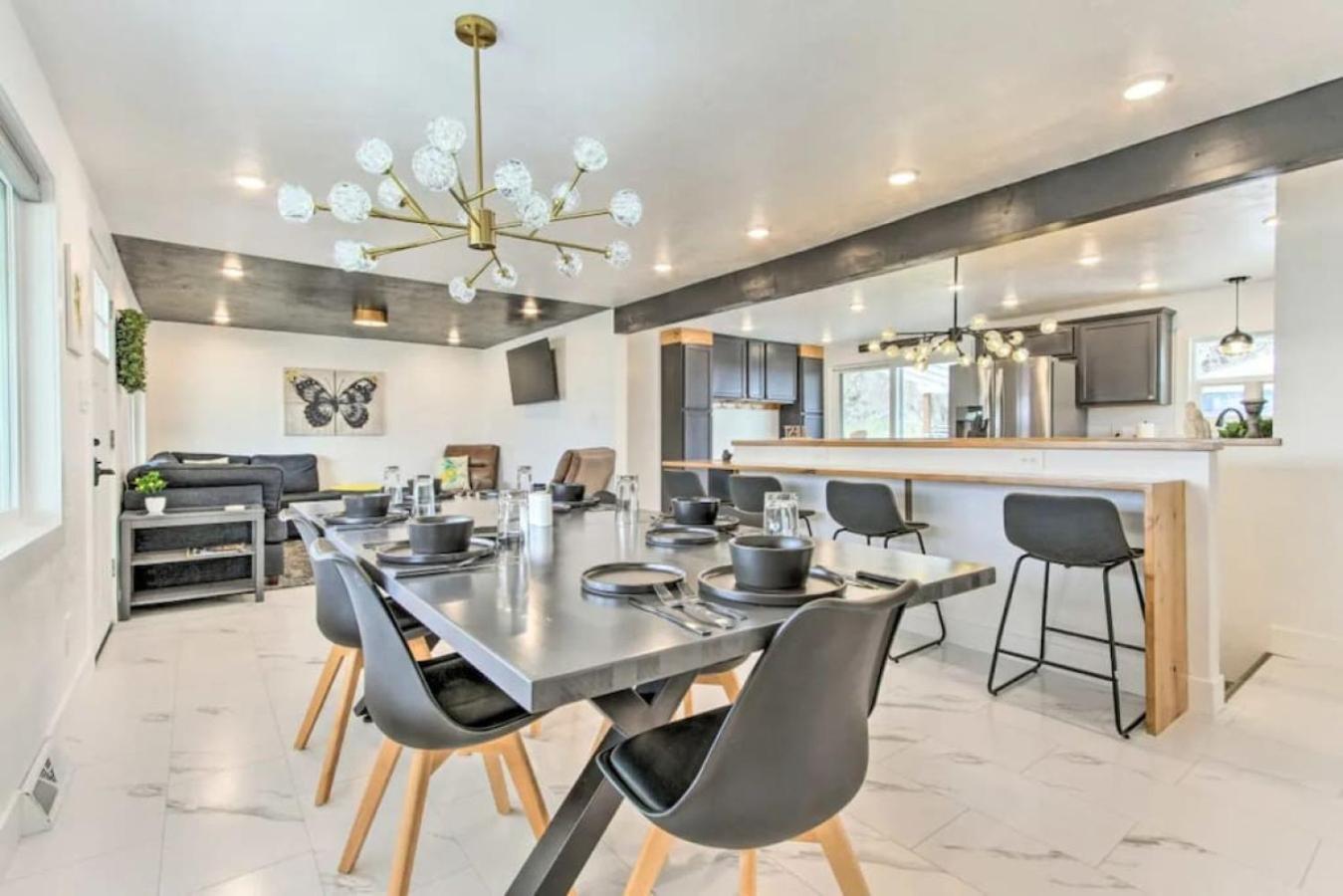 Sleek Retreat * Great Falls