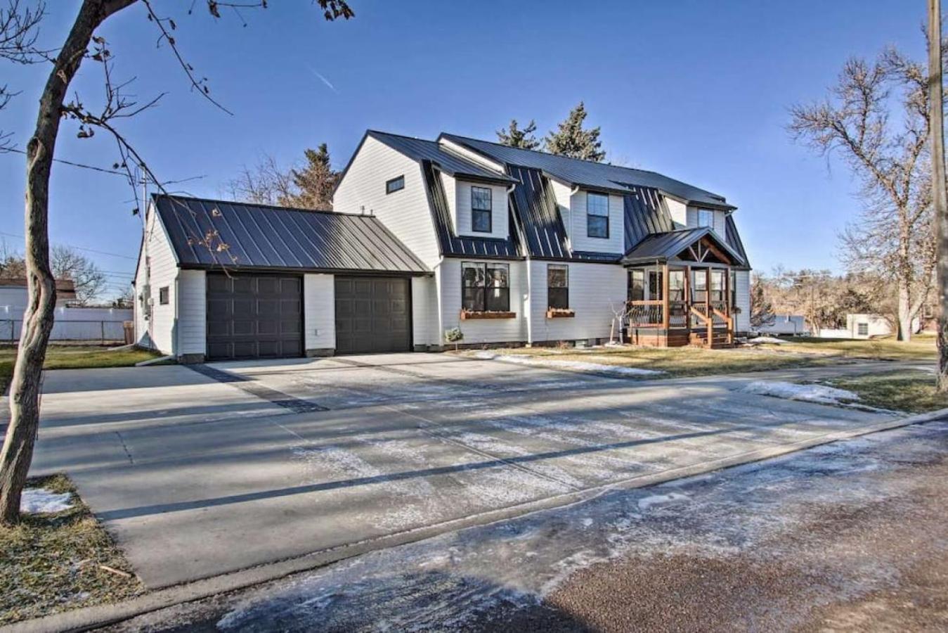Spacious With Hot Tub Holiday home Great Falls