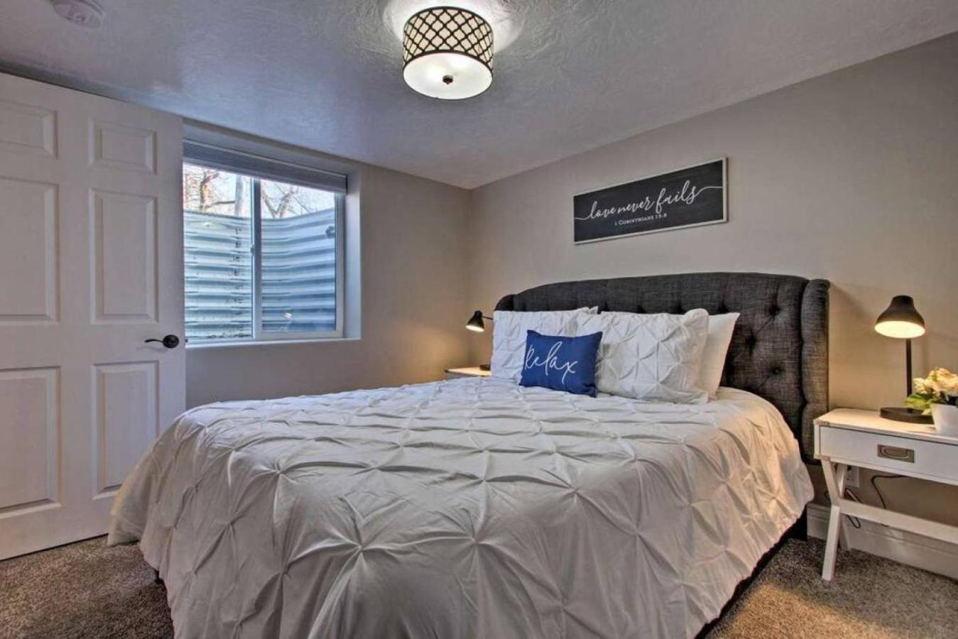 Spacious With Hot Tub Holiday home *