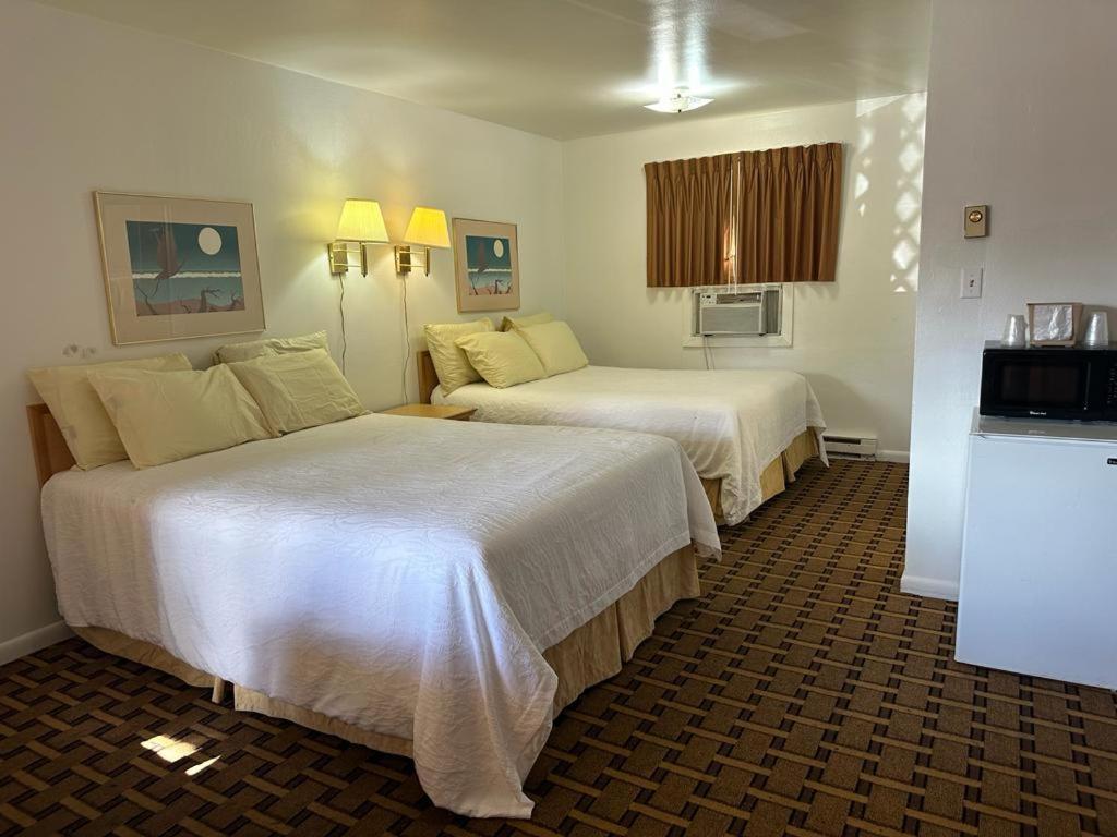 Motel Ski's Western