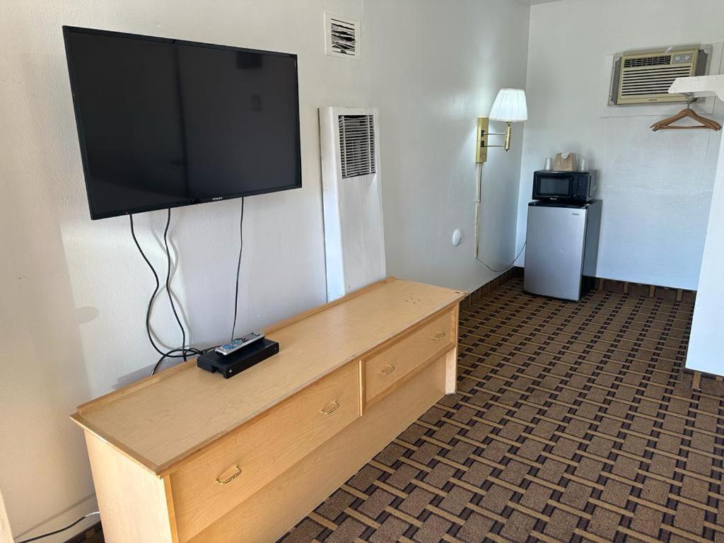 Ski's Western Motel 2*