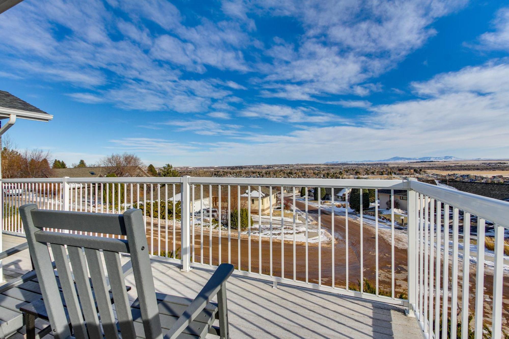 Inviting With Wraparound Deck! * Great Falls