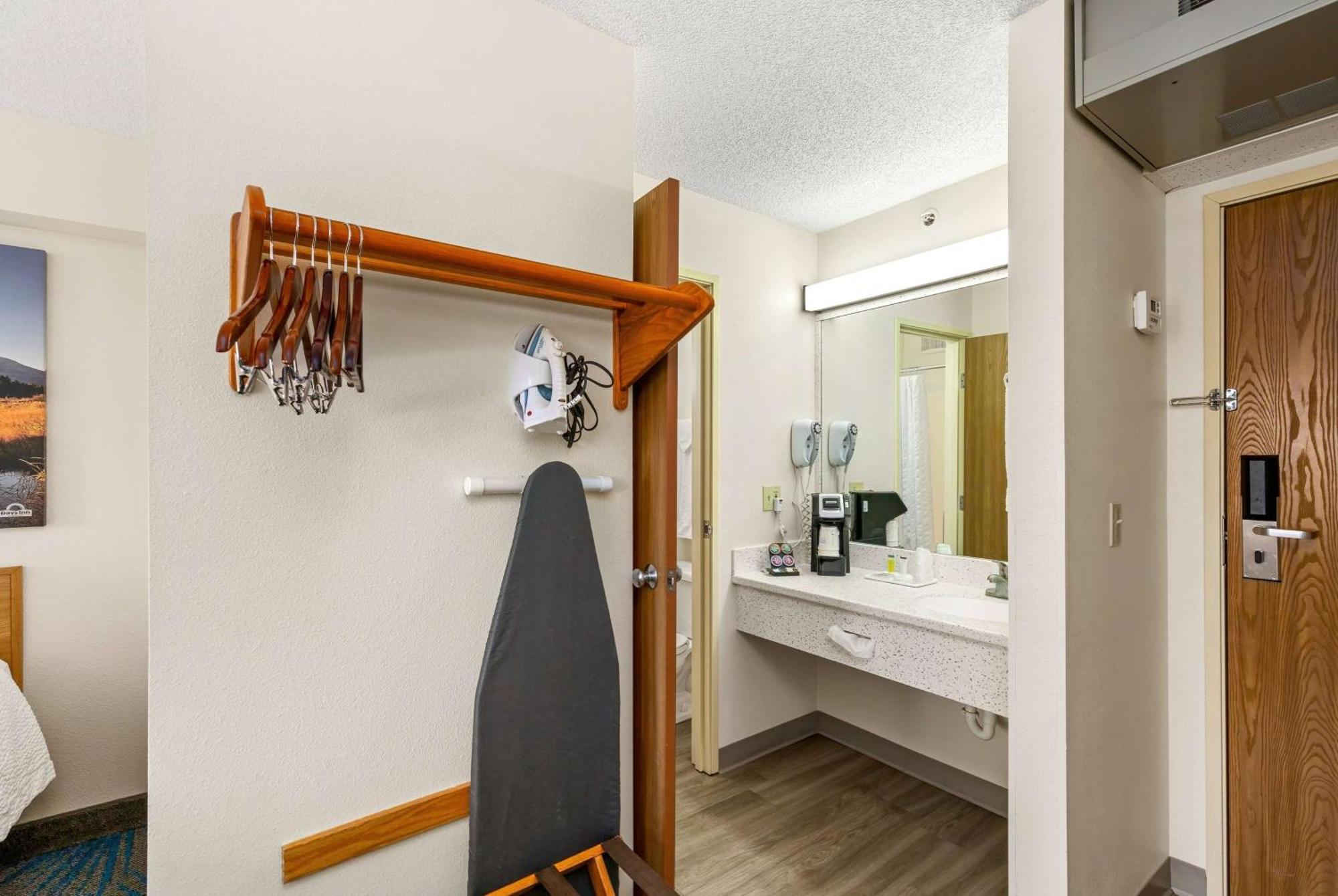Days By Wyndham Hotel 2*