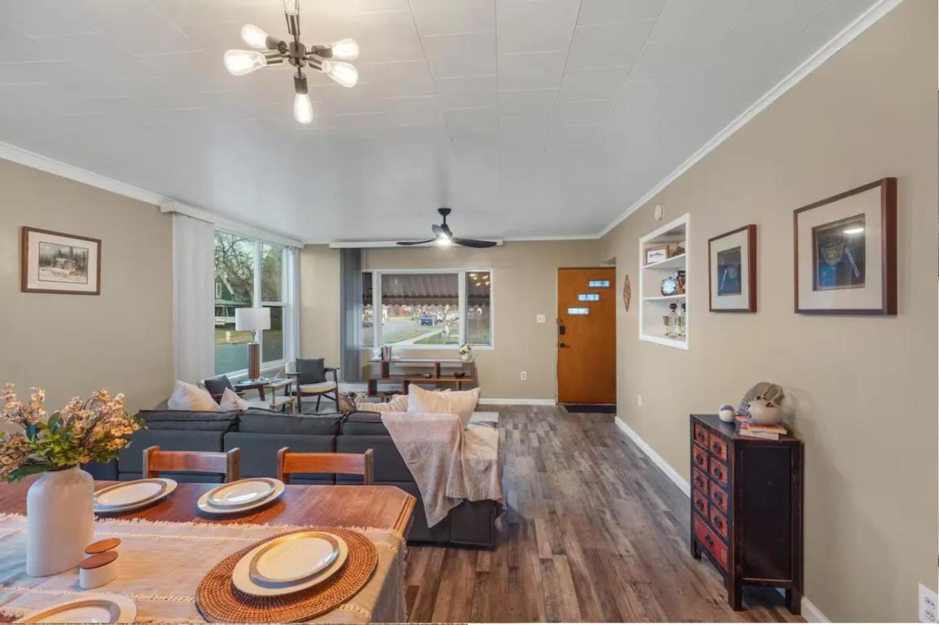 Modern 1-bedroom Haven With Dedicated Office Apartment Great Falls