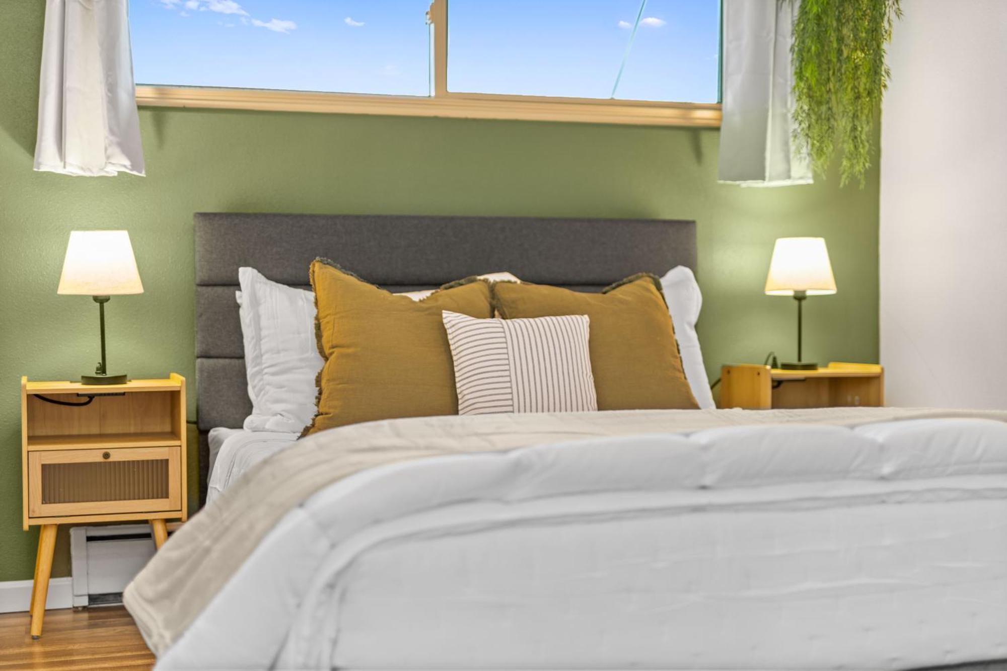 Modern Comfort In Apartment *