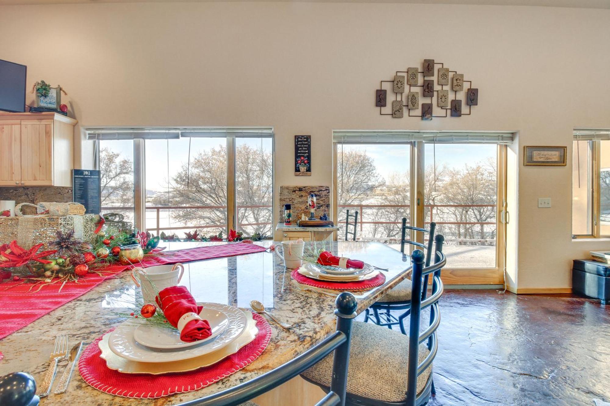 Scenic Retreat On Missouri River! Holiday home *