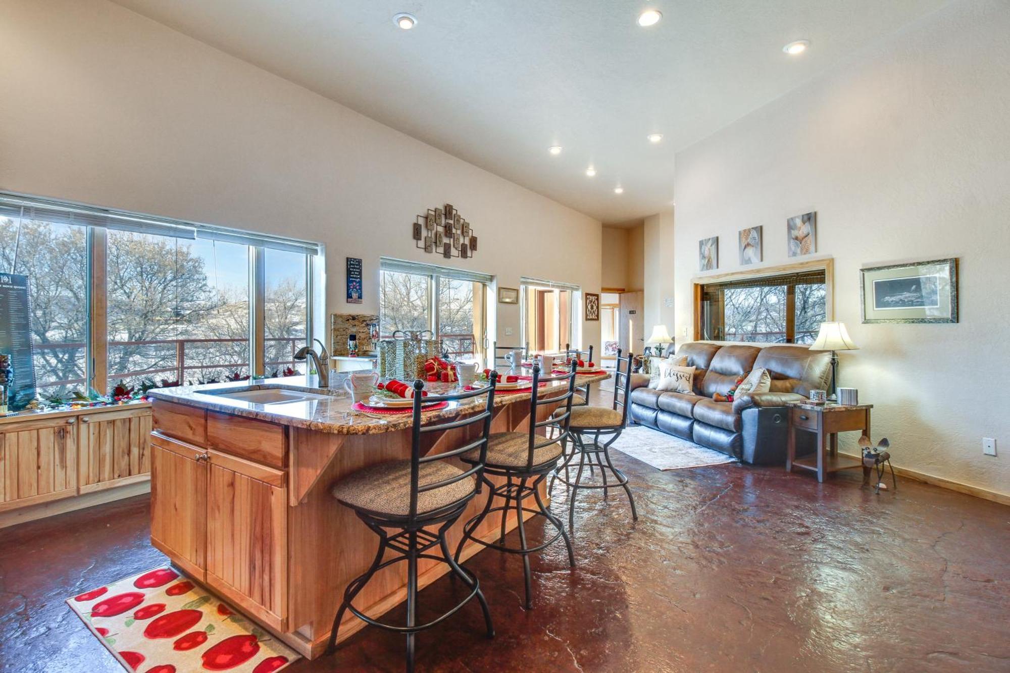 Scenic Retreat On Missouri River! *
