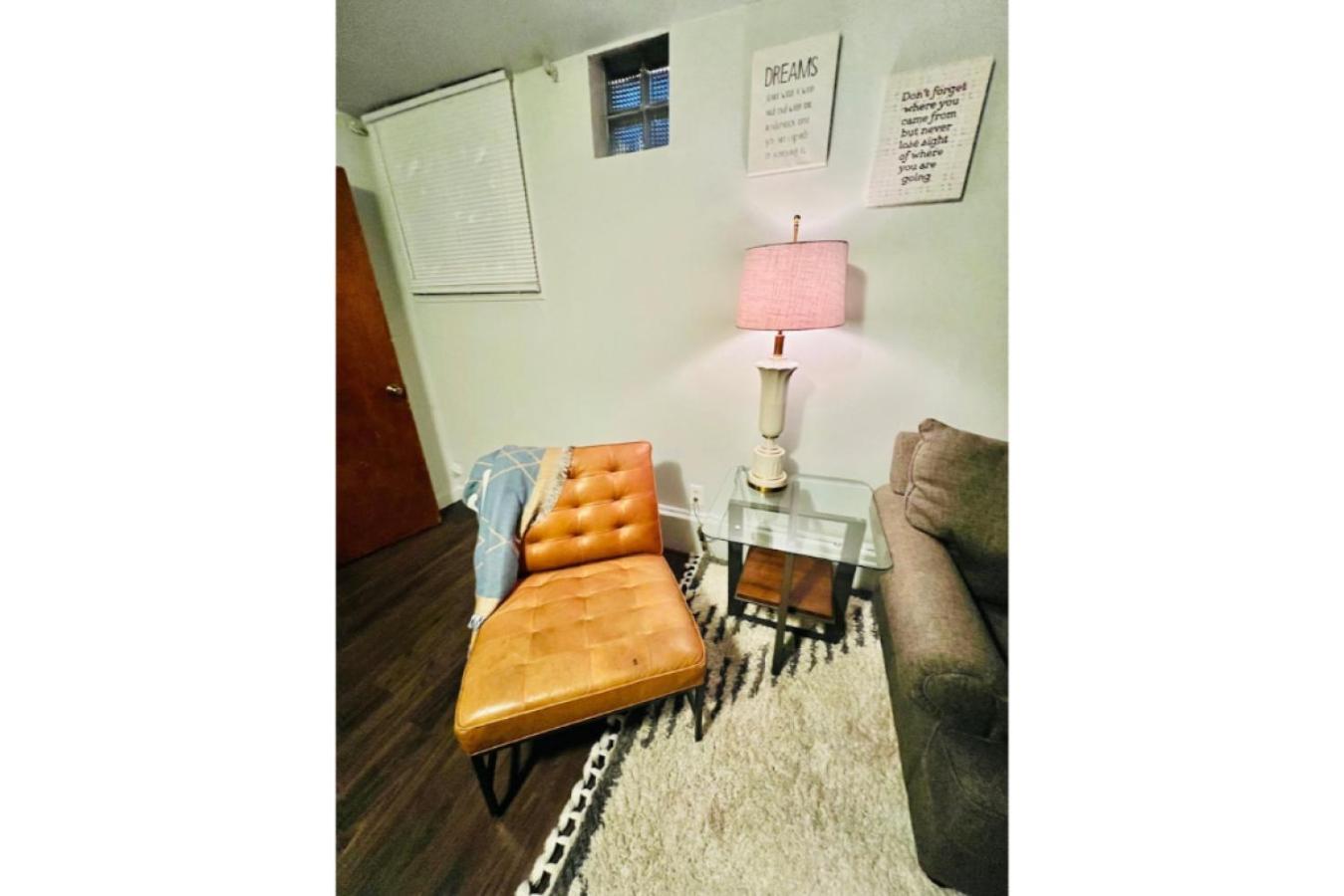 Charming 1-bedroom In Great Neighborhood Apartment Great Falls