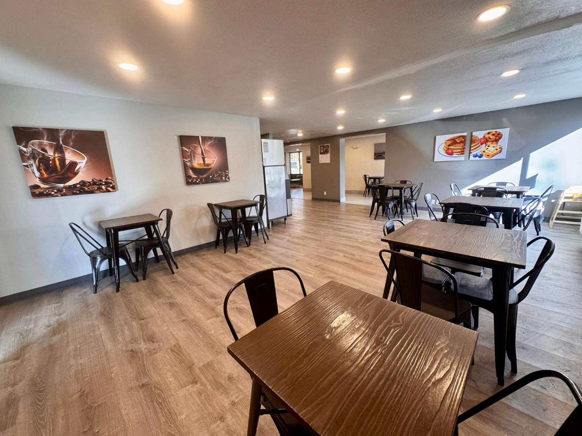 Hotel Super 8 By Wyndham Center *