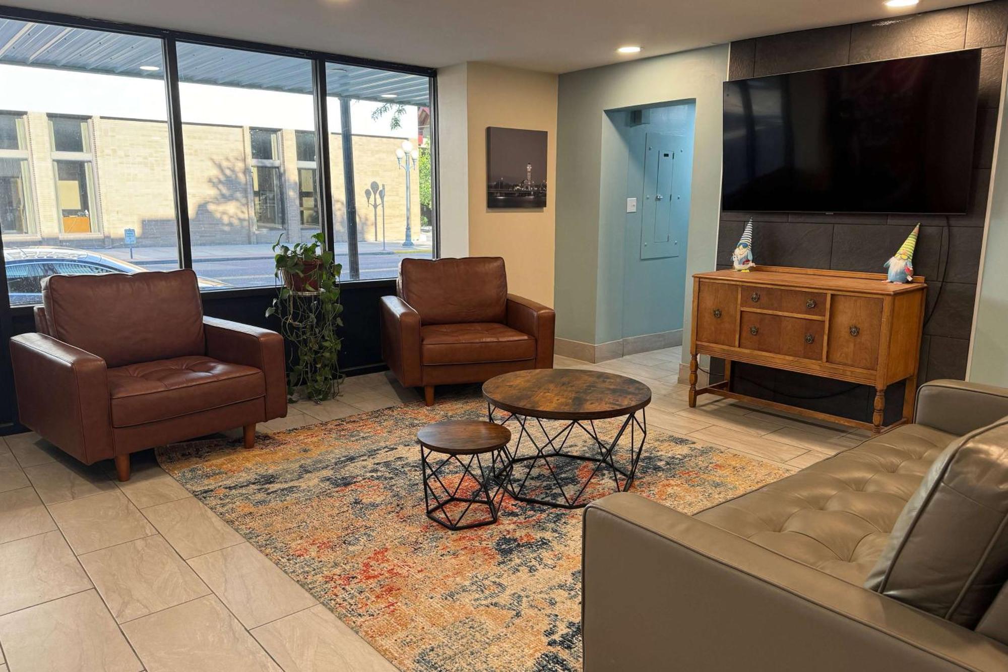 Super 8 By Wyndham Center