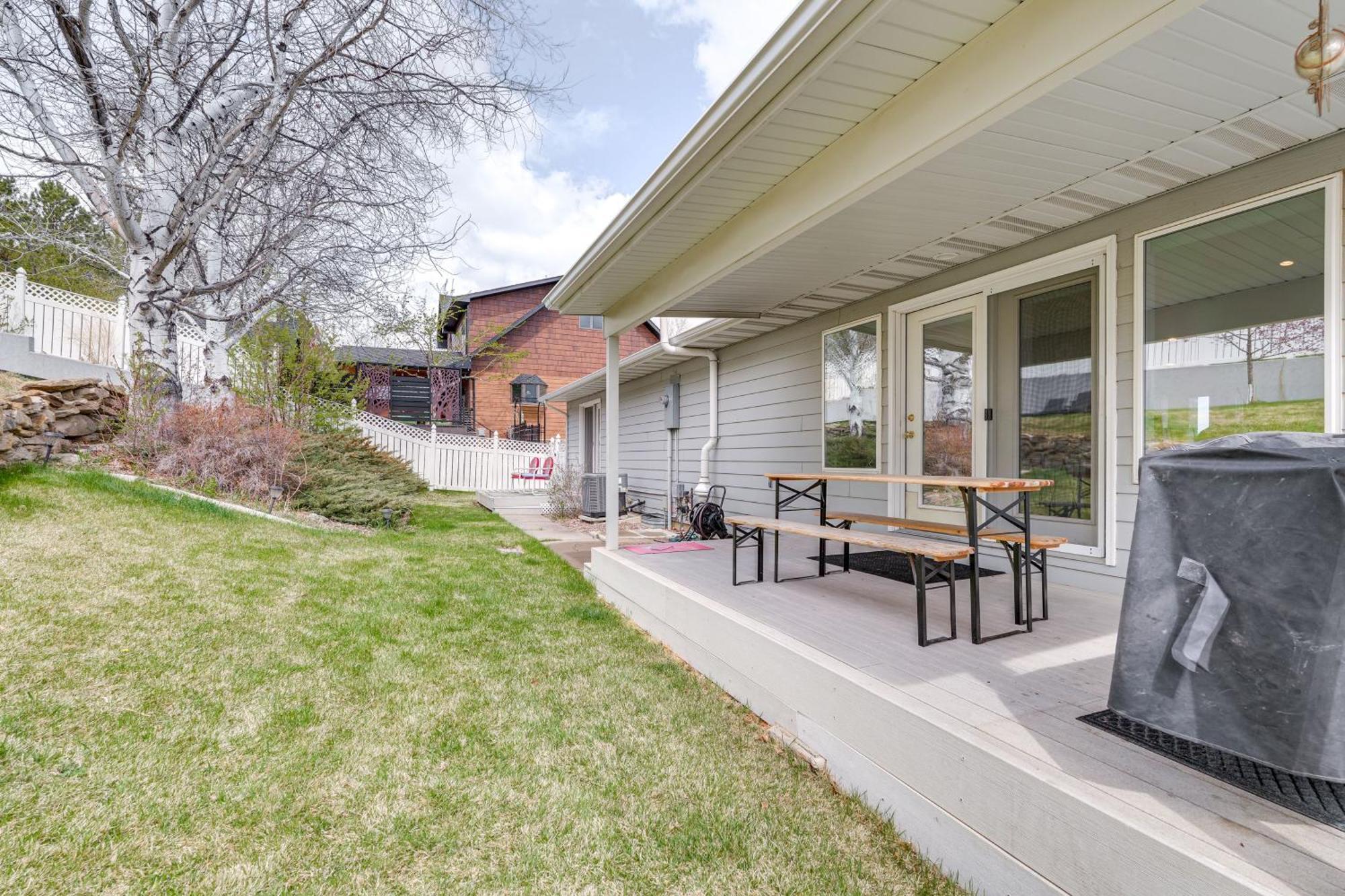 Holiday home Inviting With Wraparound Deck!