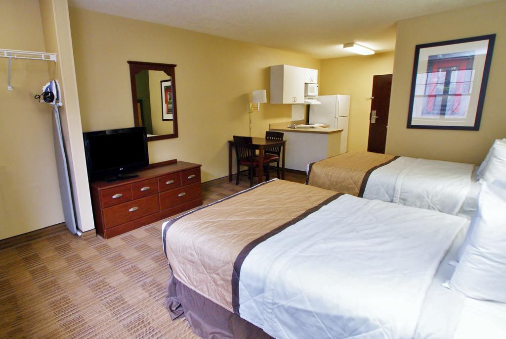 Extended America - - Missouri River Hotel