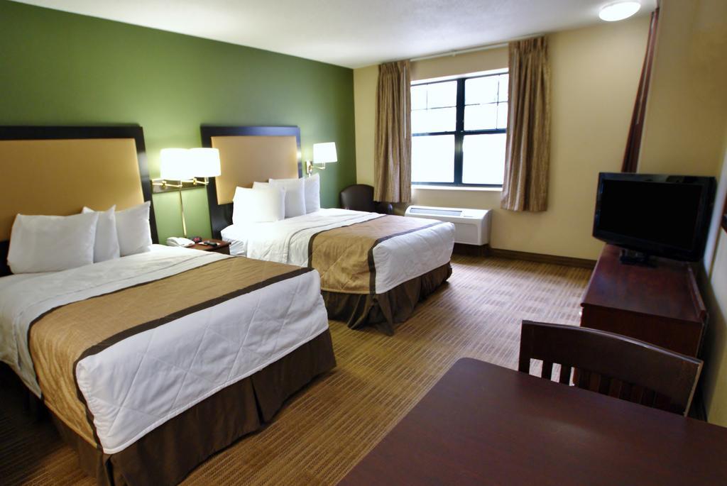 Hotel Extended America - - Missouri River
