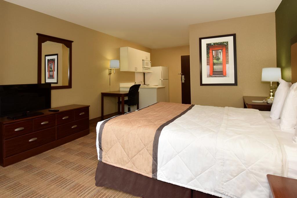 Hotel Extended America - - Missouri River