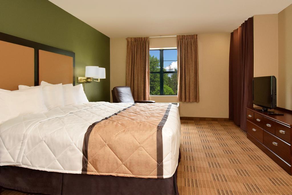 Extended America - - Missouri River 2*