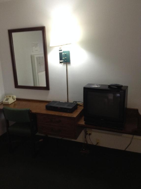 Plaza Motel 3*