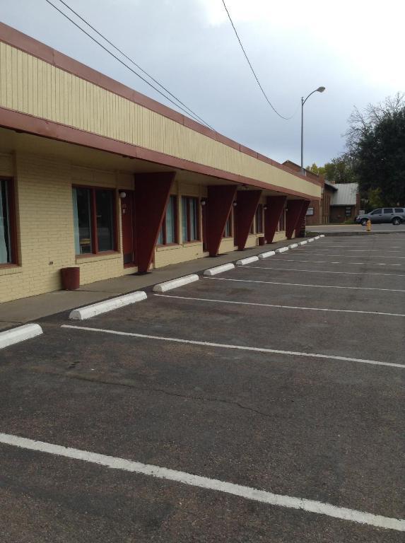 Central Motel 3*