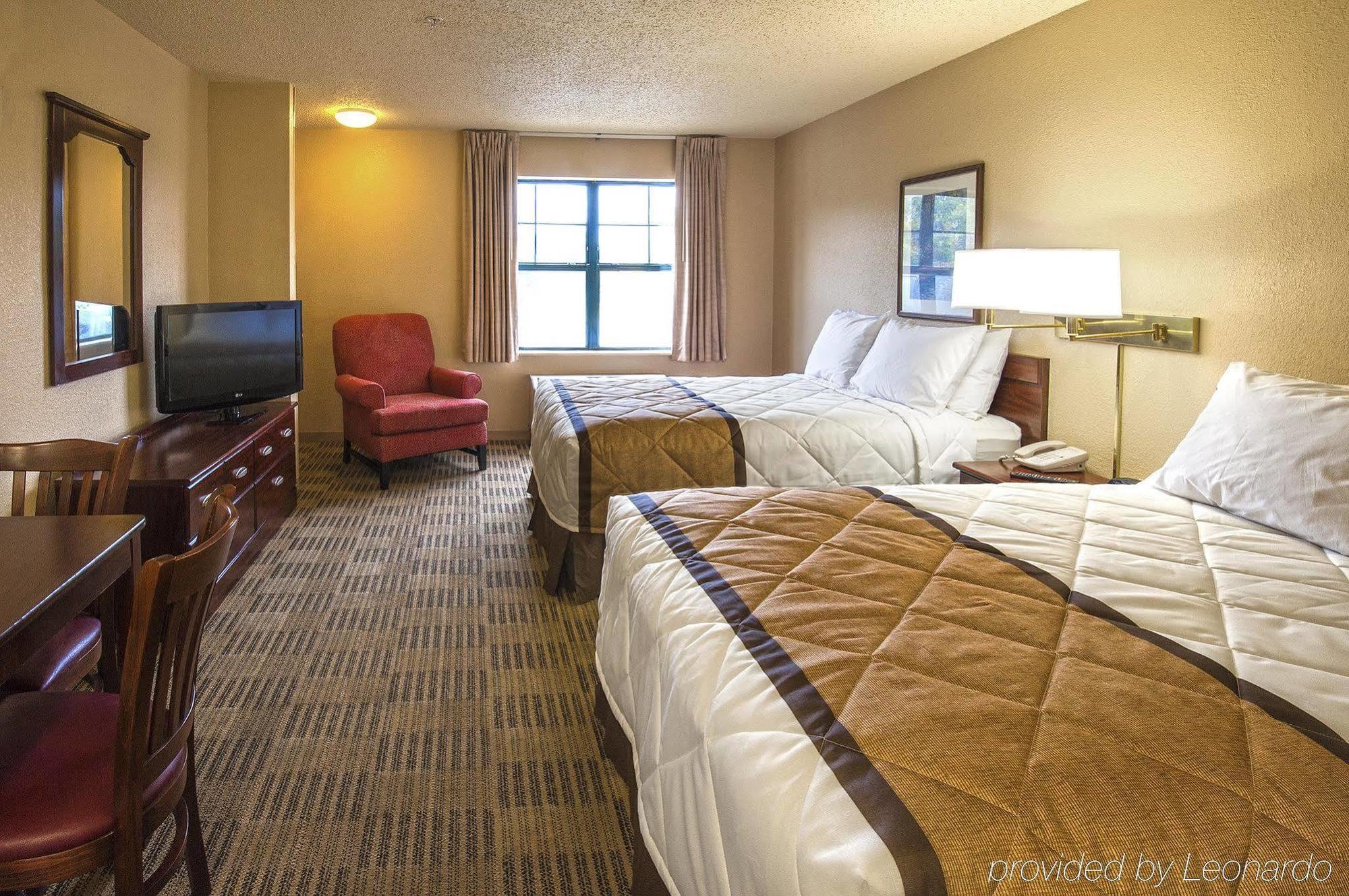 Extended America - - Missouri River Hotel