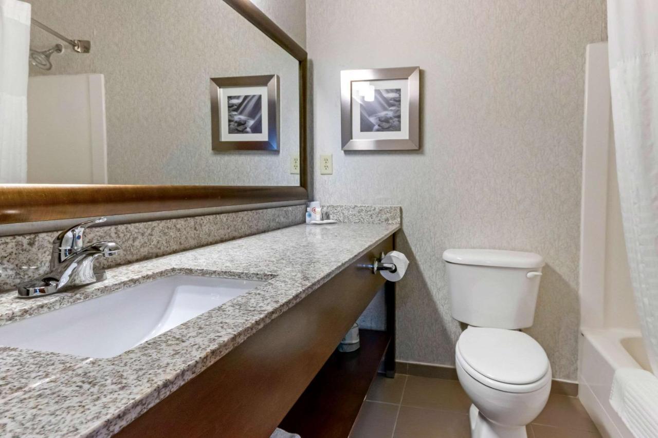 Comfort & Market - Airport Hotel Great Falls
