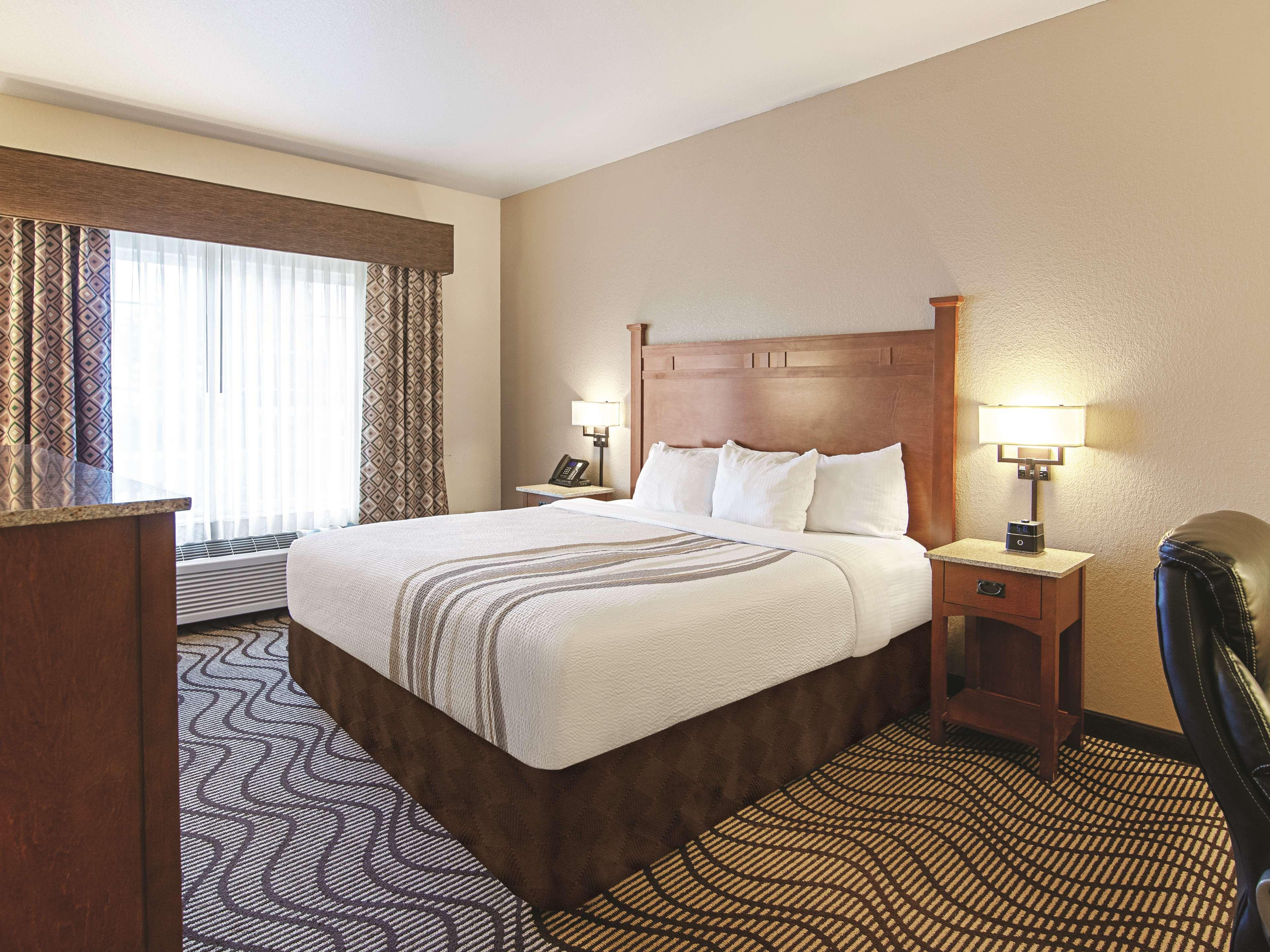 Hotel Western Riverfront And