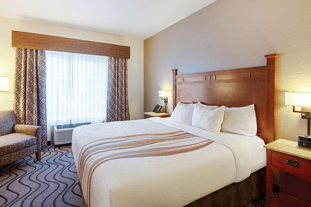 Western Riverfront And Hotel Great Falls