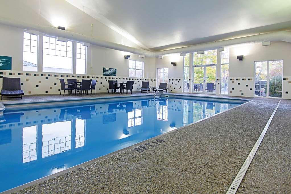 Western Riverfront And Hotel 3*