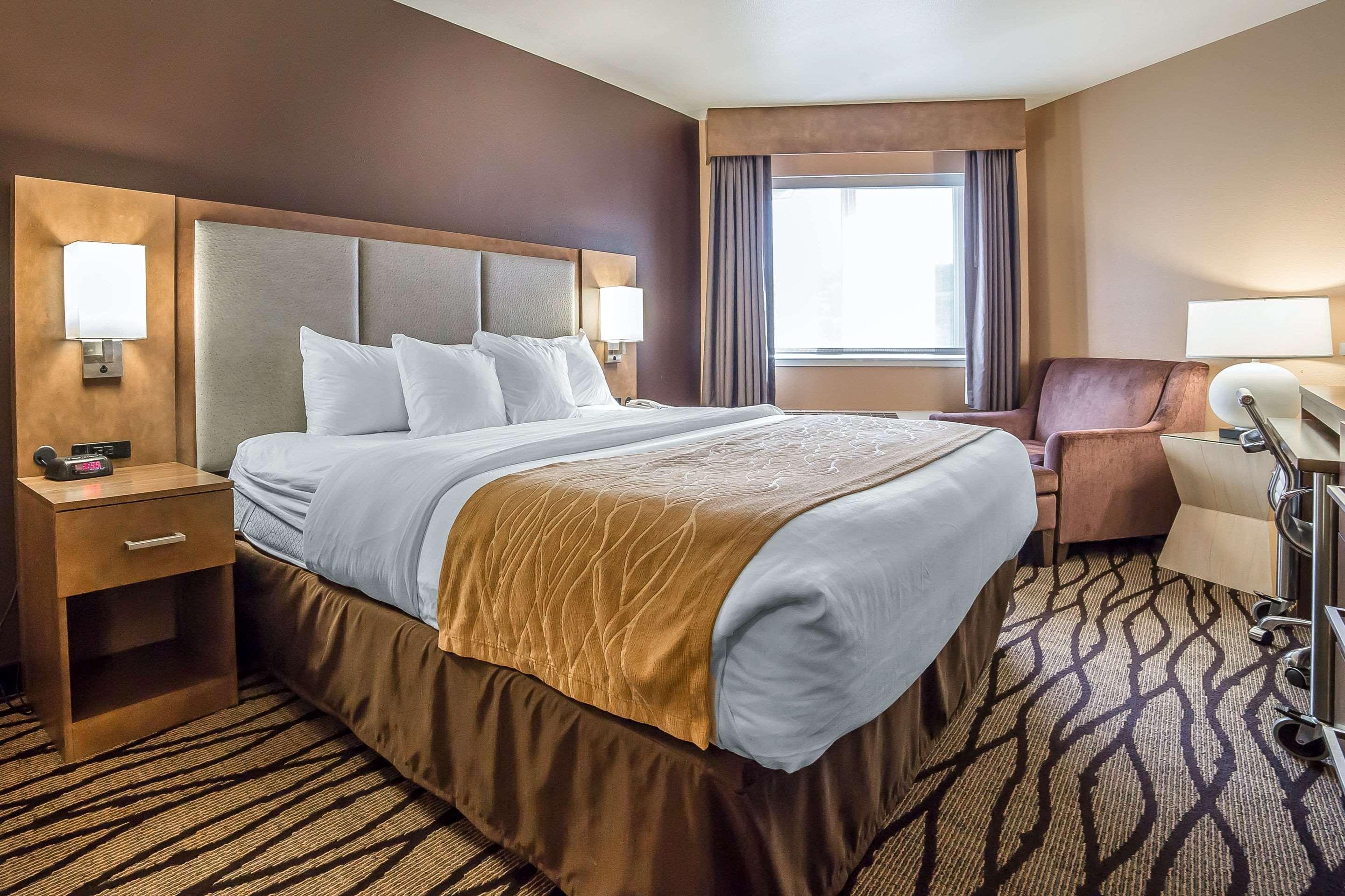Hotel Comfort & Market - Airport