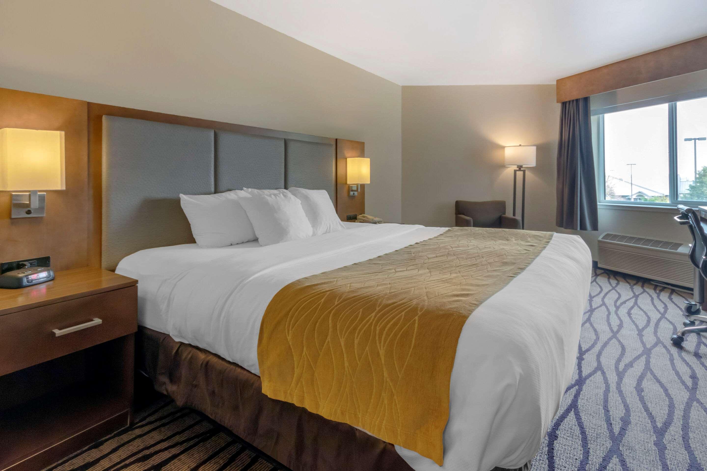 Comfort & Market - Airport 3* Great Falls