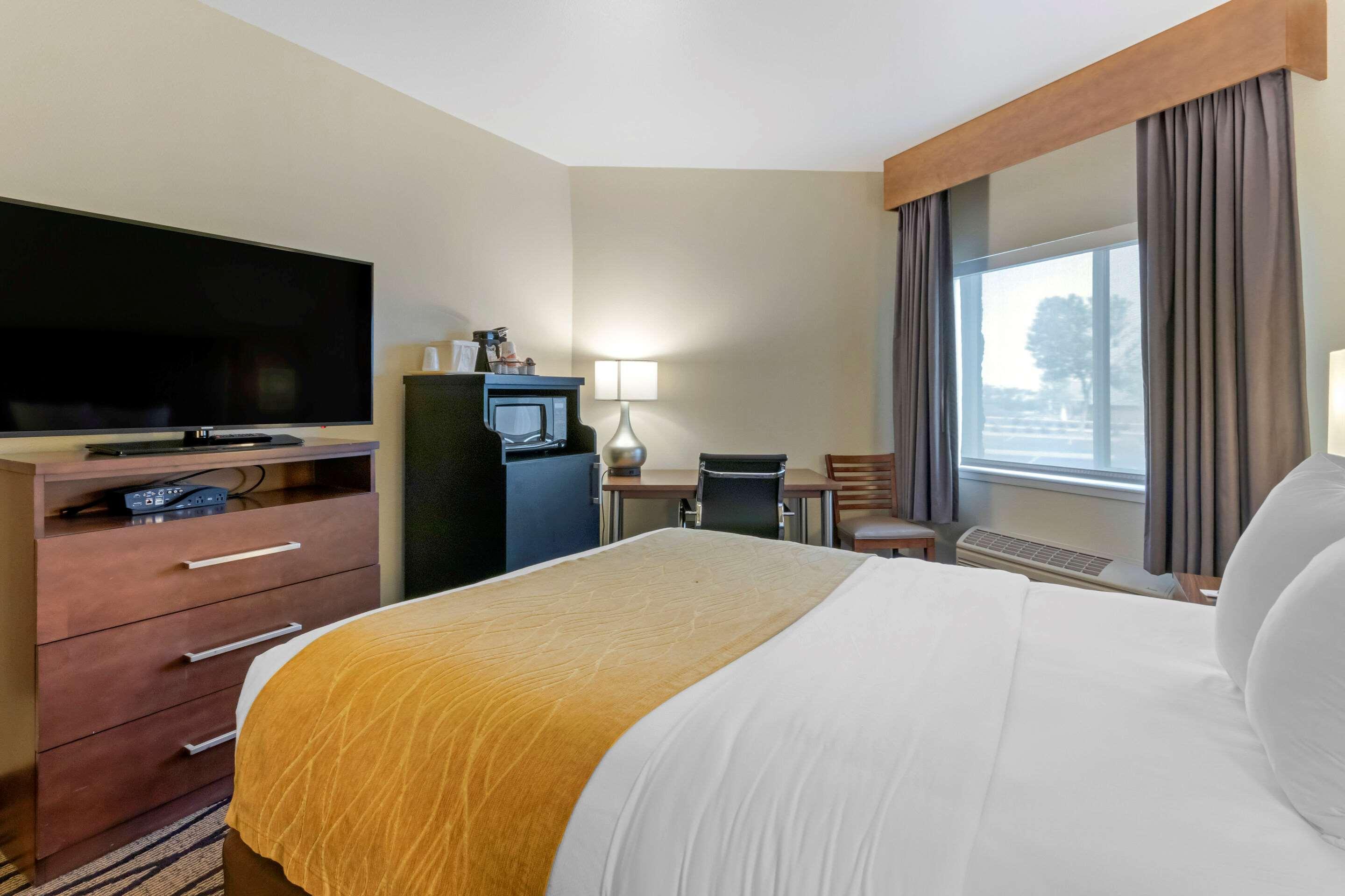Comfort & Market - Airport Great Falls