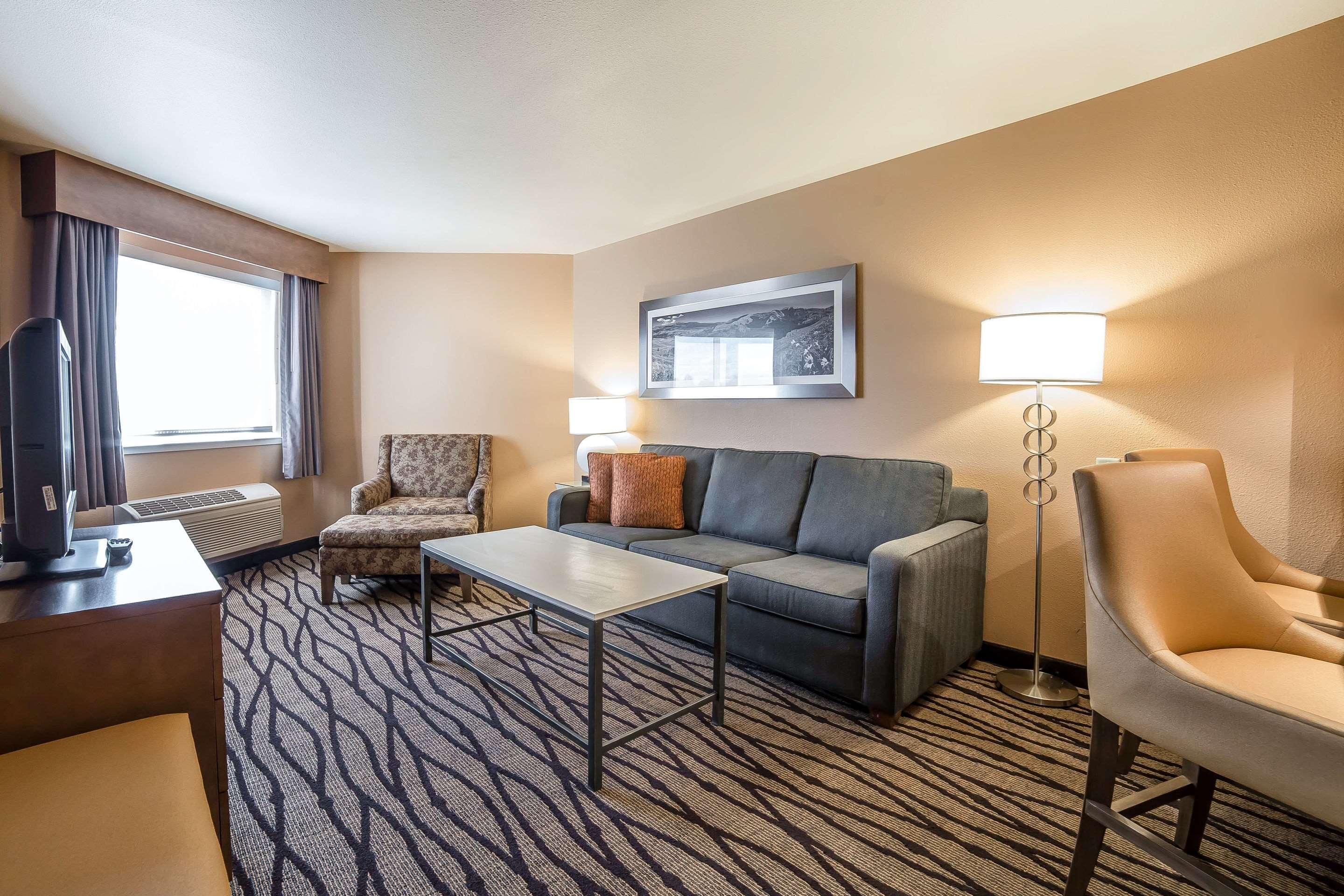Comfort & Market - Airport Hotel Great Falls