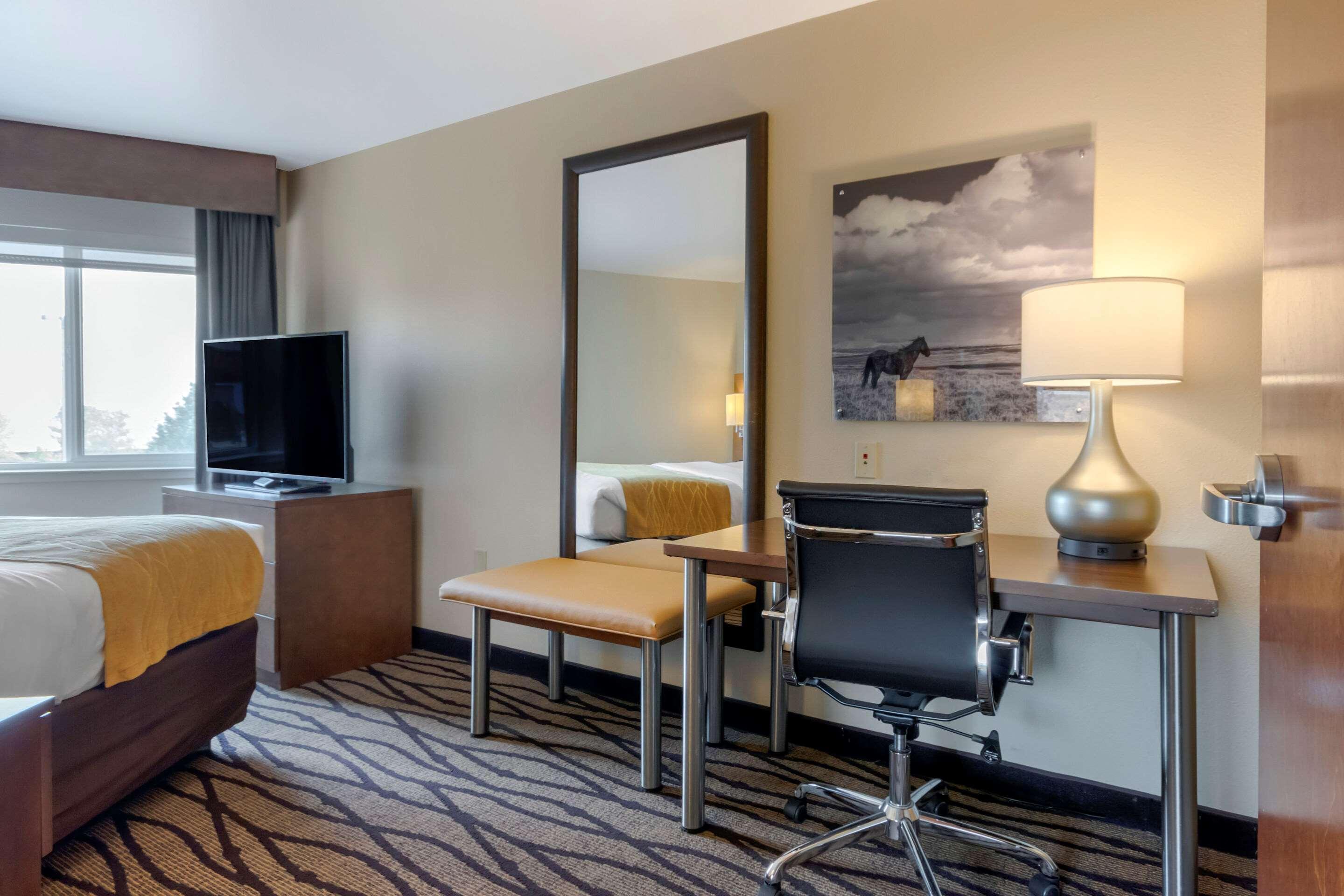 Comfort & Market - Airport Great Falls