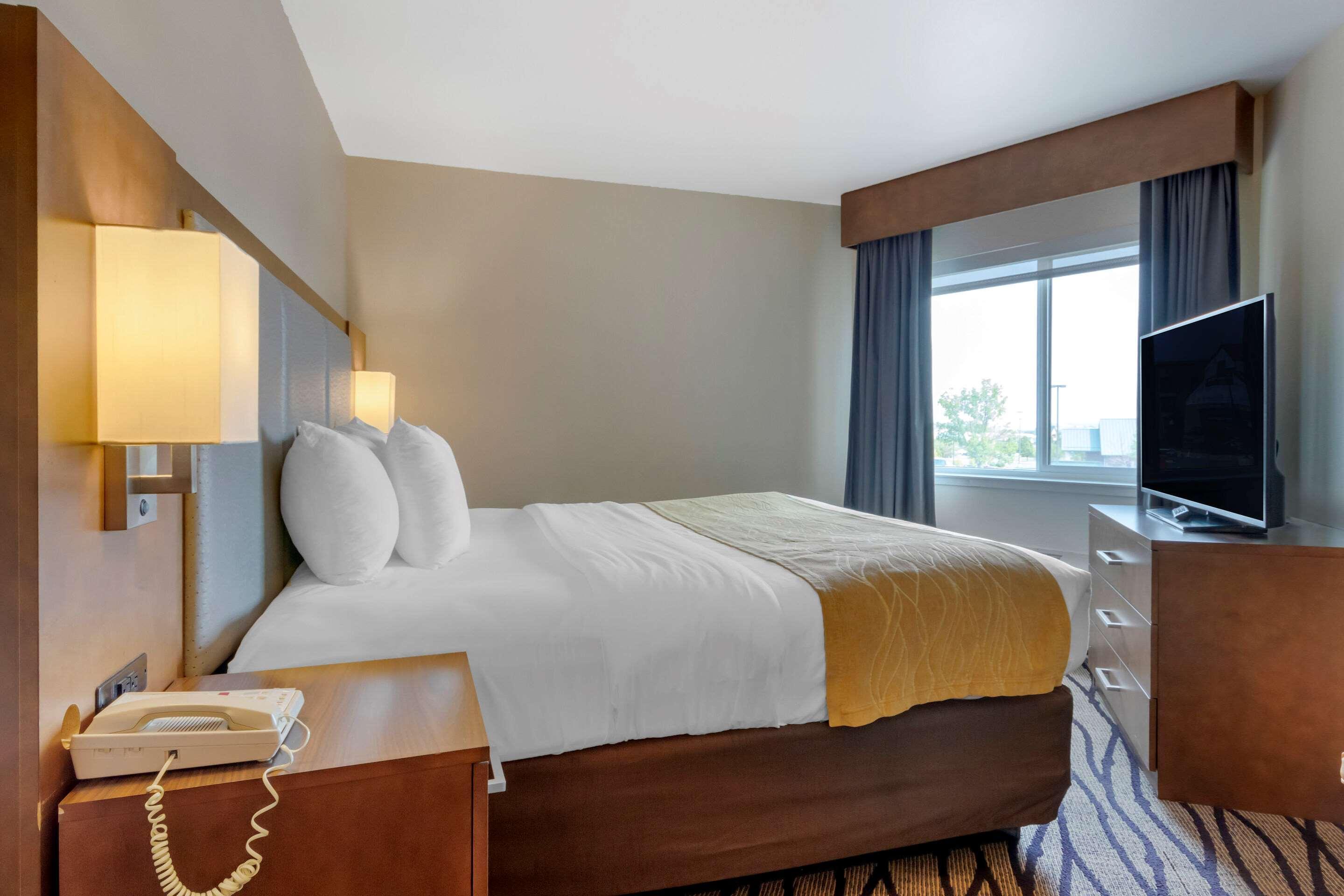 Hotel Comfort & Market - Airport