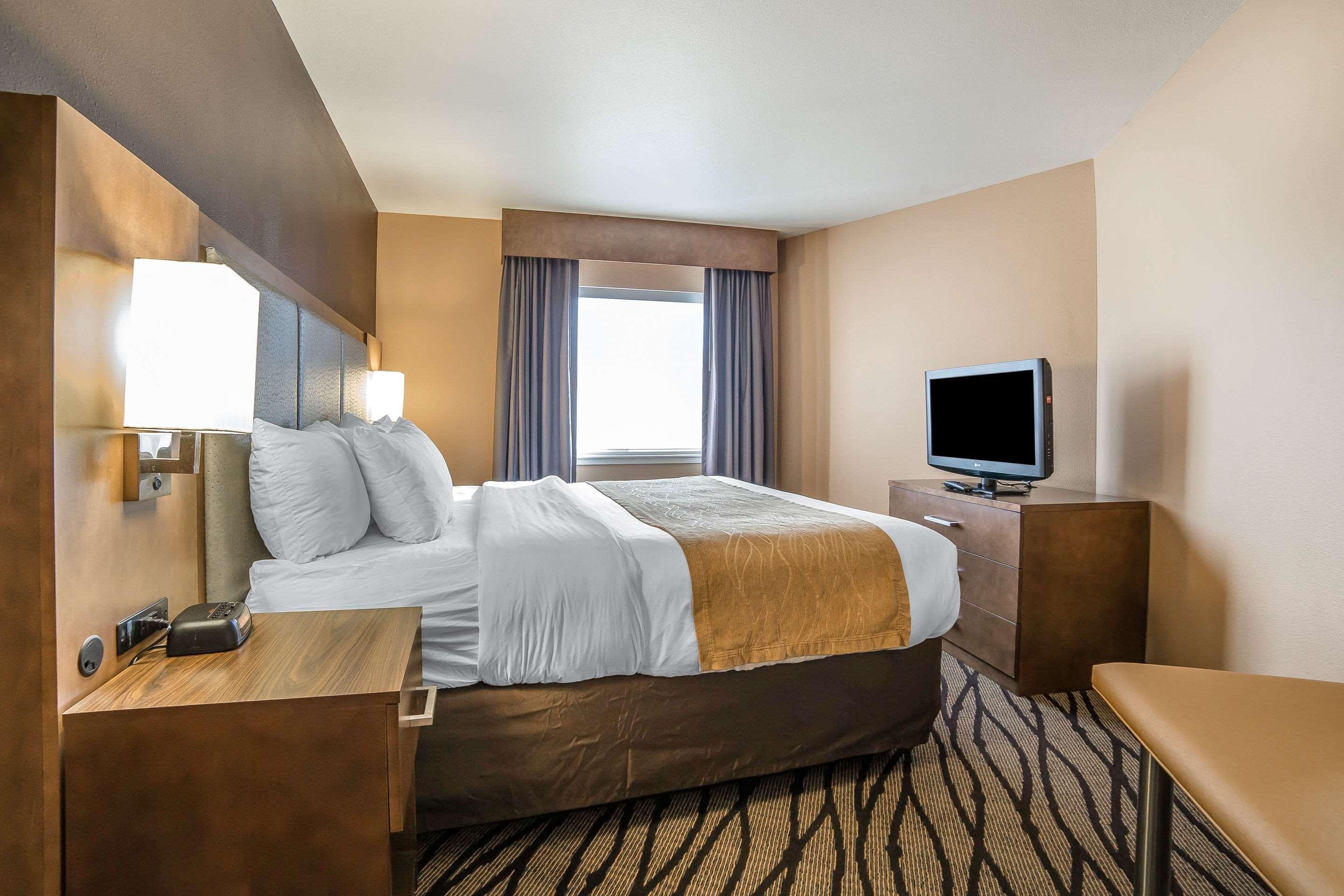 Comfort & Market - Airport Hotel