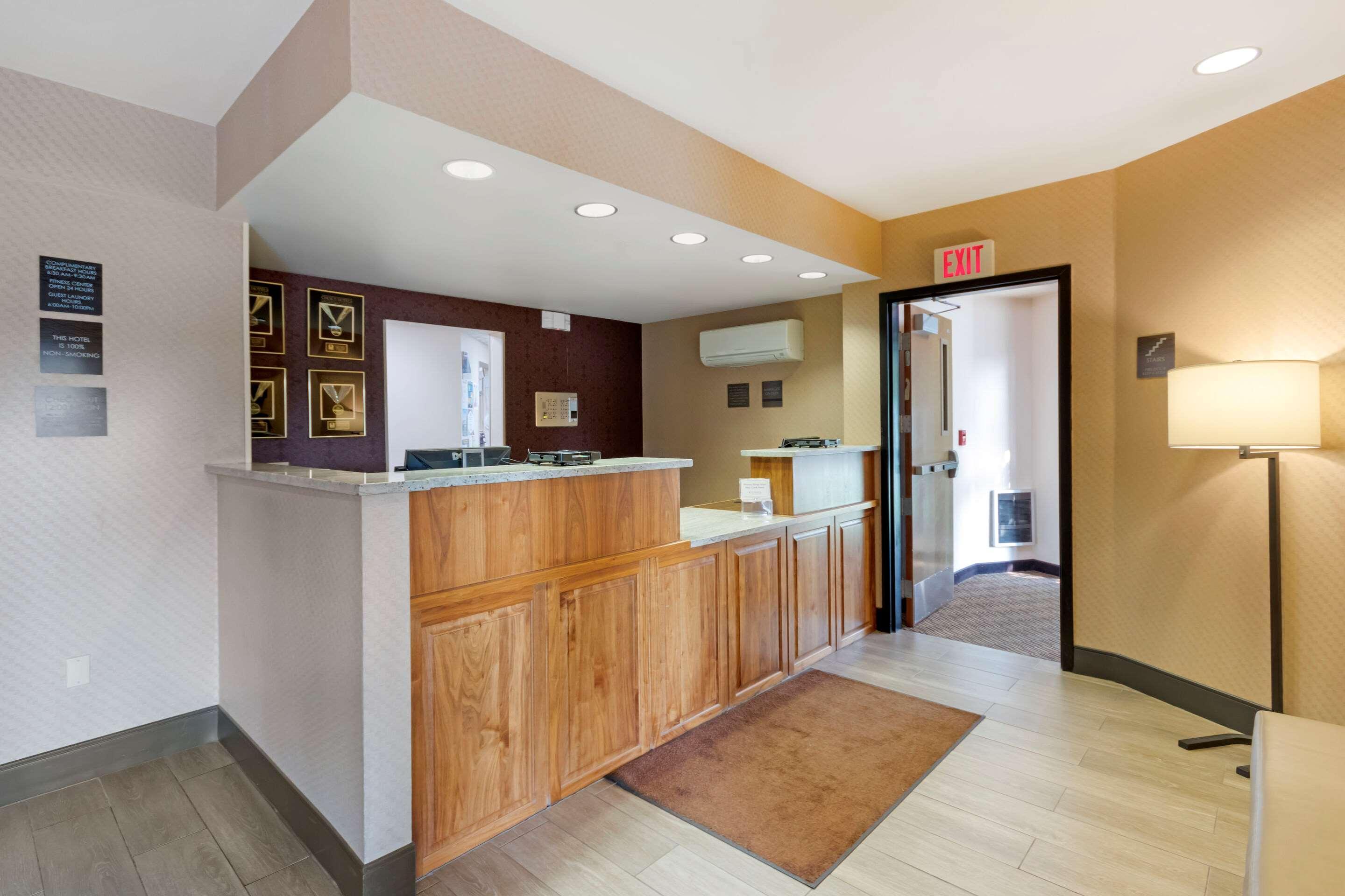 Hotel Comfort & Market - Airport Great Falls
