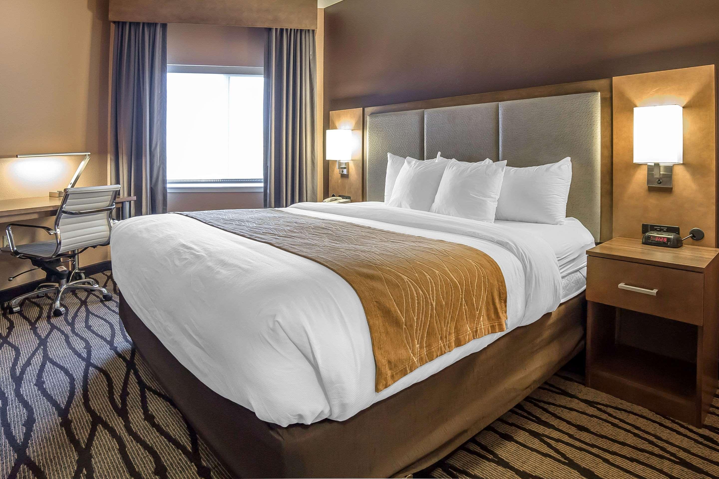 Hotel Comfort & Market - Airport 3*