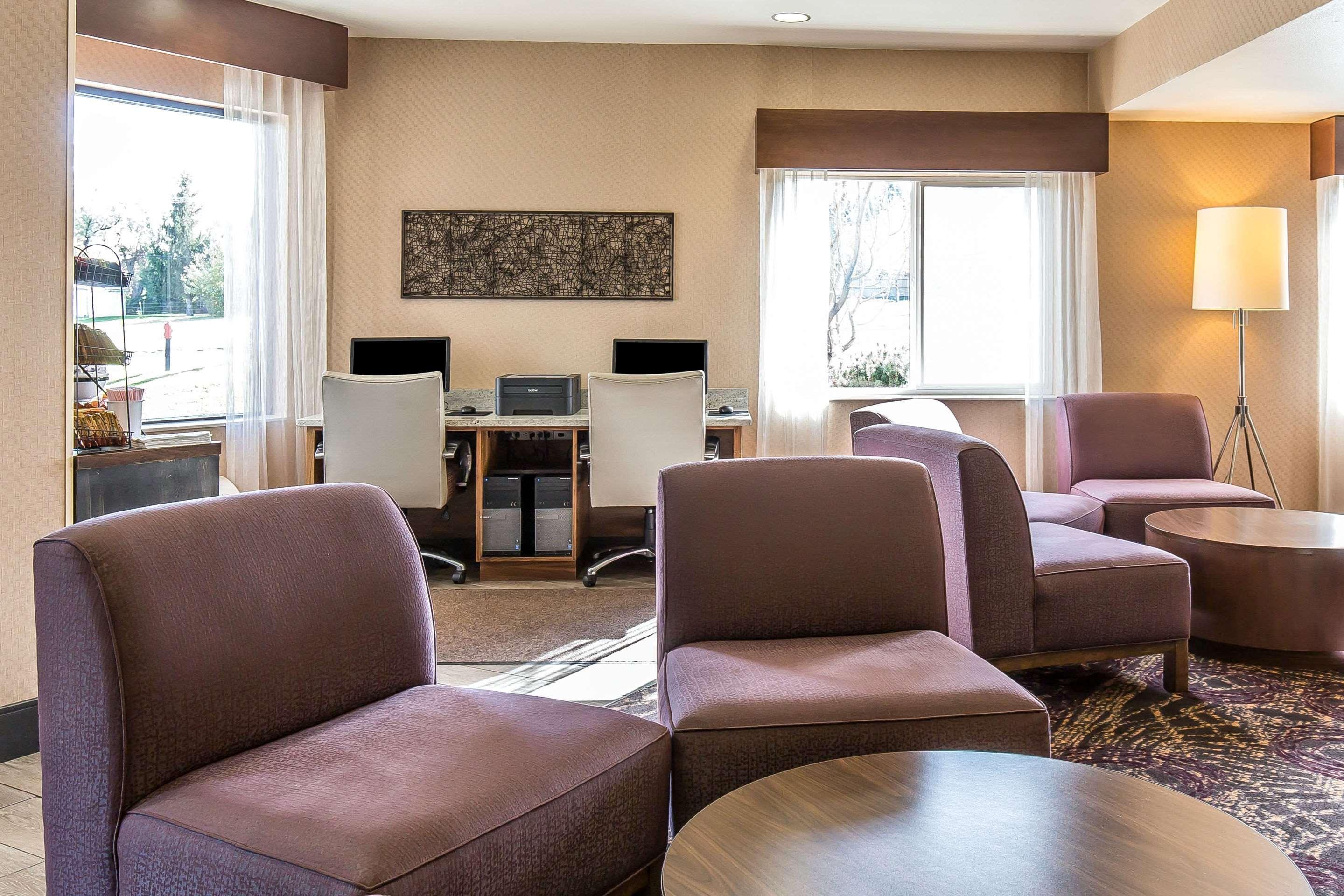 Comfort & Market - Airport Hotel 3*