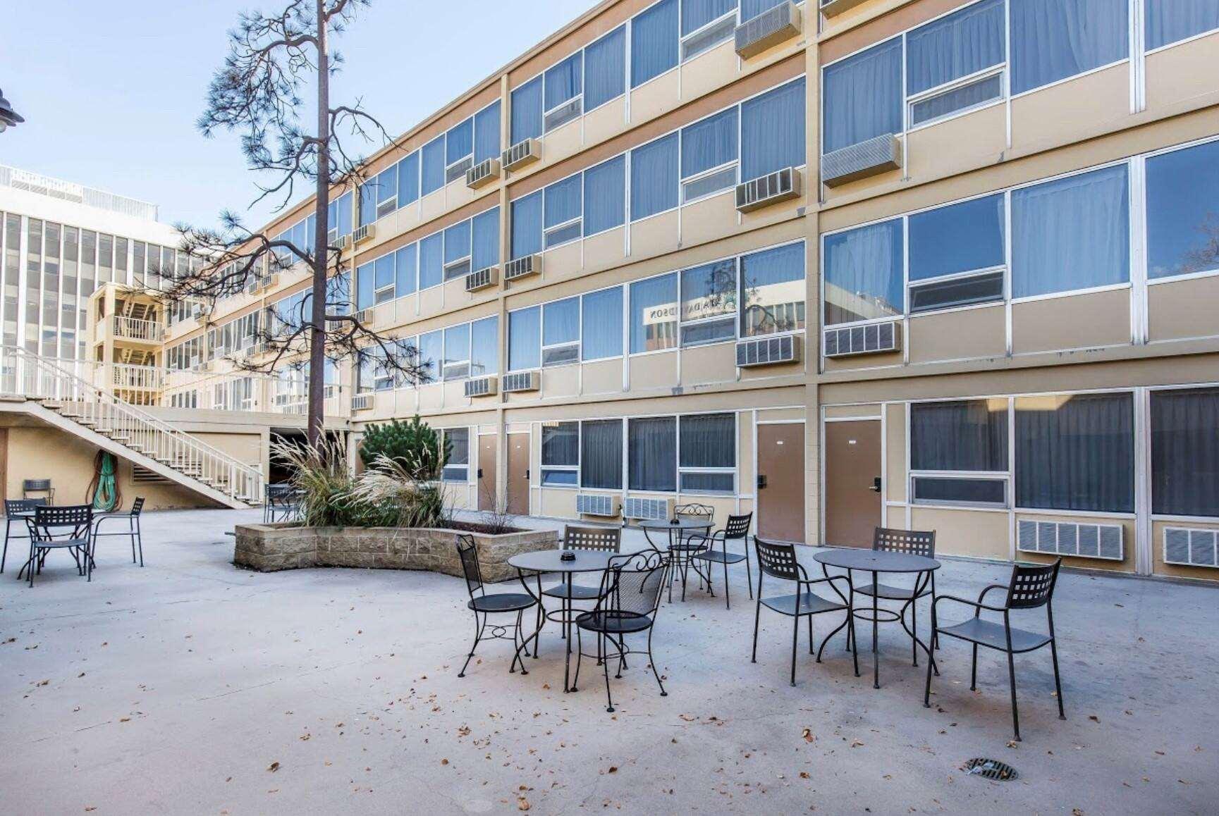 Hotel Baymont By Wyndham Center Great Falls