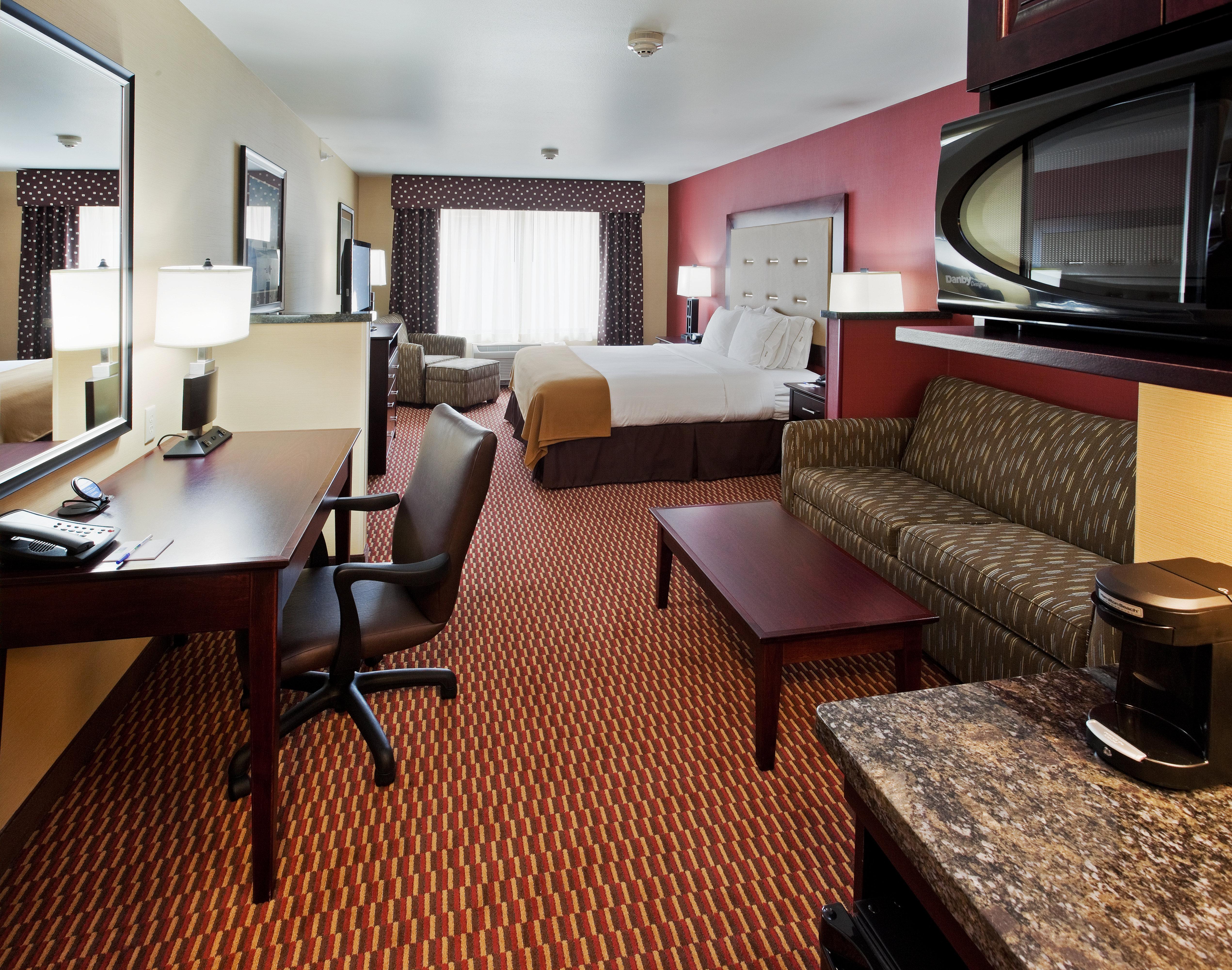Express And By Ihg 2*